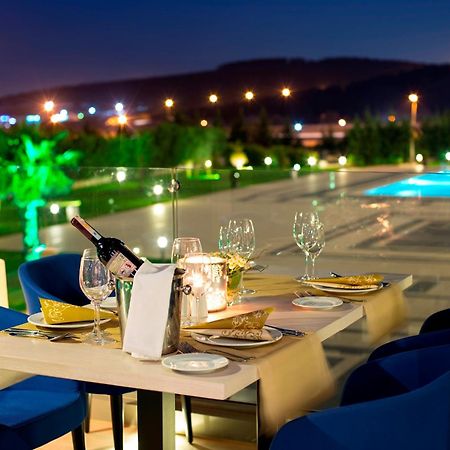 Miracle Istanbul Asia Airport Hotel & Spa Экстерьер фото The hotel's pool