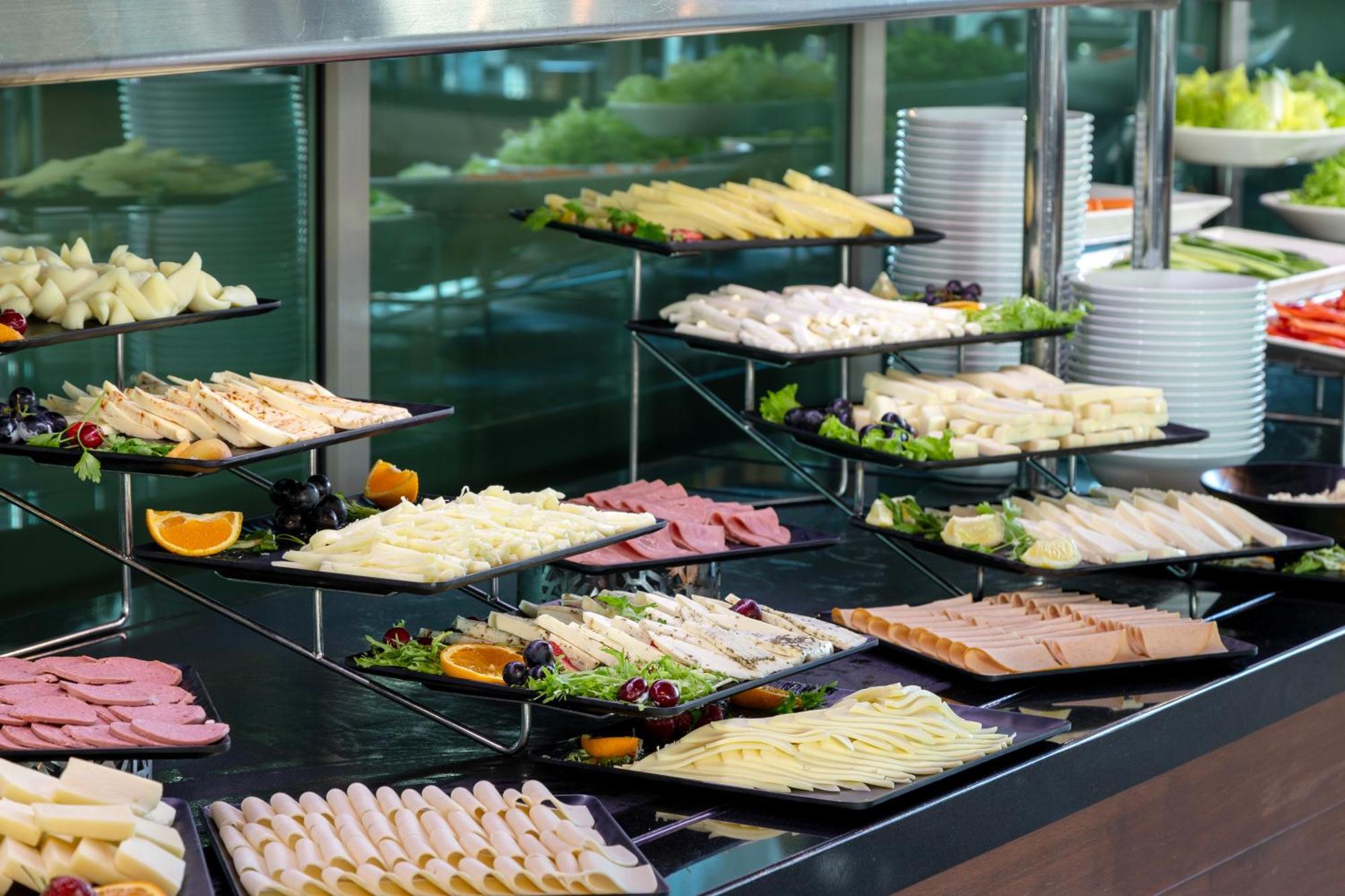 Miracle Istanbul Asia Airport Hotel & Spa Экстерьер фото A buffet of cold cuts