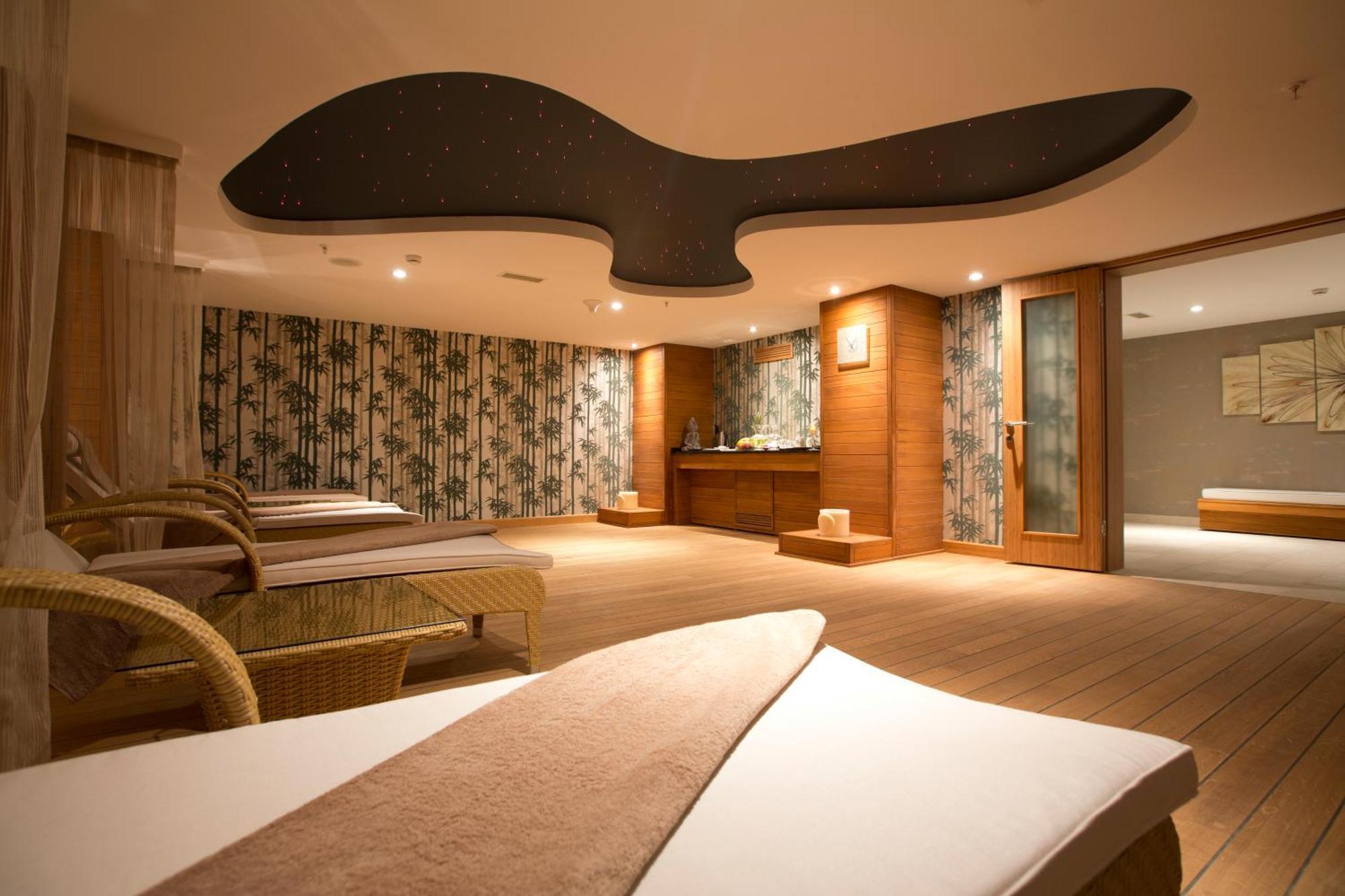 Miracle Istanbul Asia Airport Hotel & Spa Экстерьер фото The spa at The Landmark