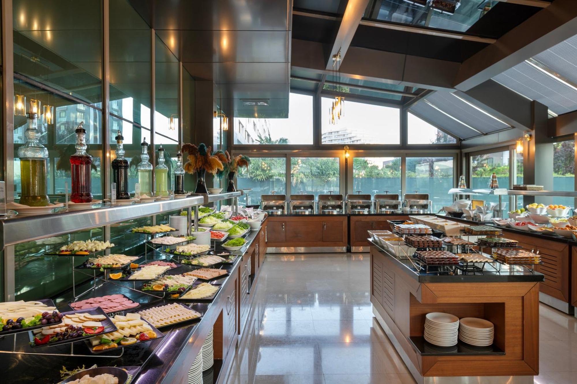 Miracle Istanbul Asia Airport Hotel & Spa Экстерьер фото The buffet at the hotel