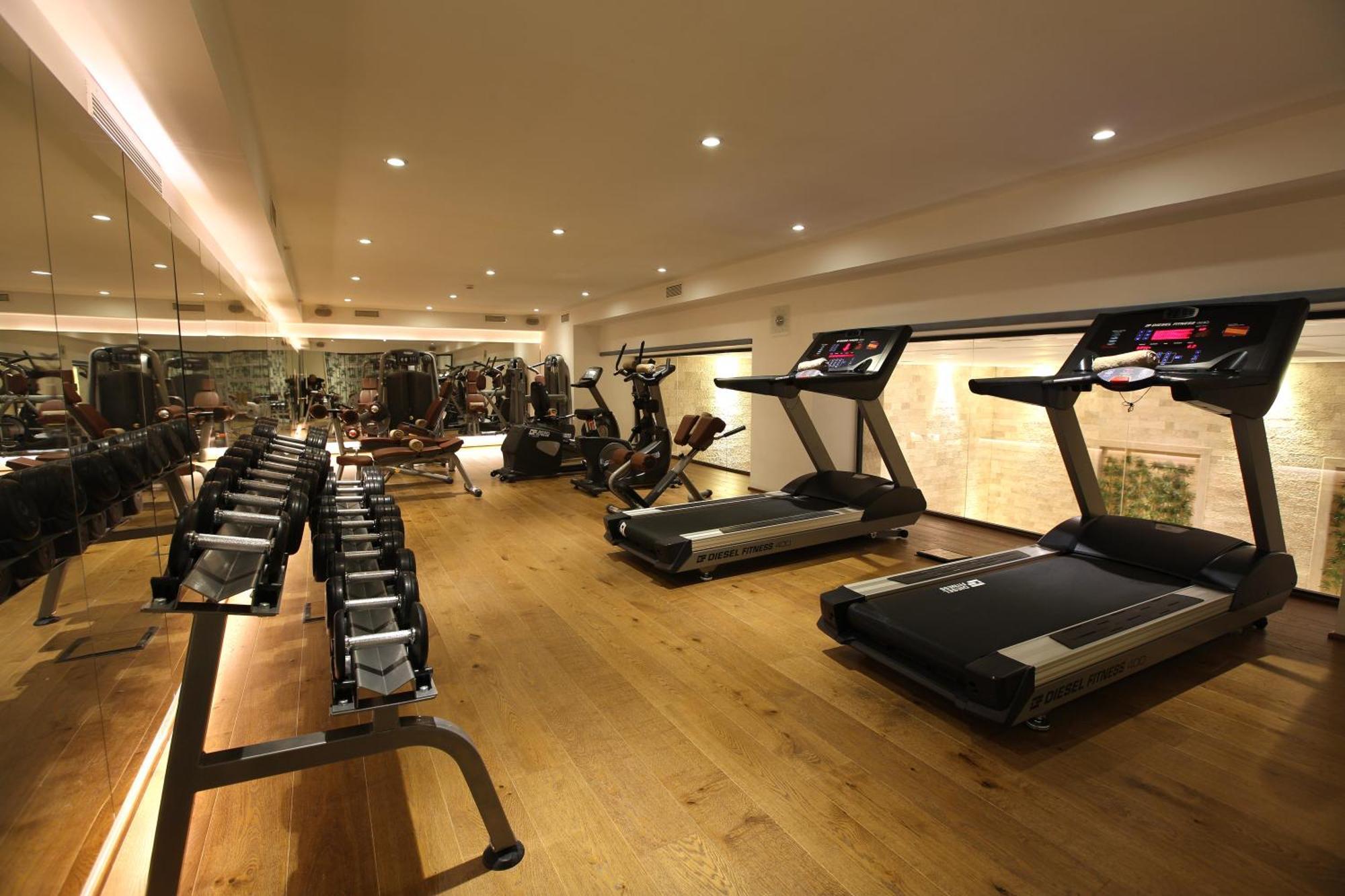 Miracle Istanbul Asia Airport Hotel & Spa Удобства фото The gym at the hotel