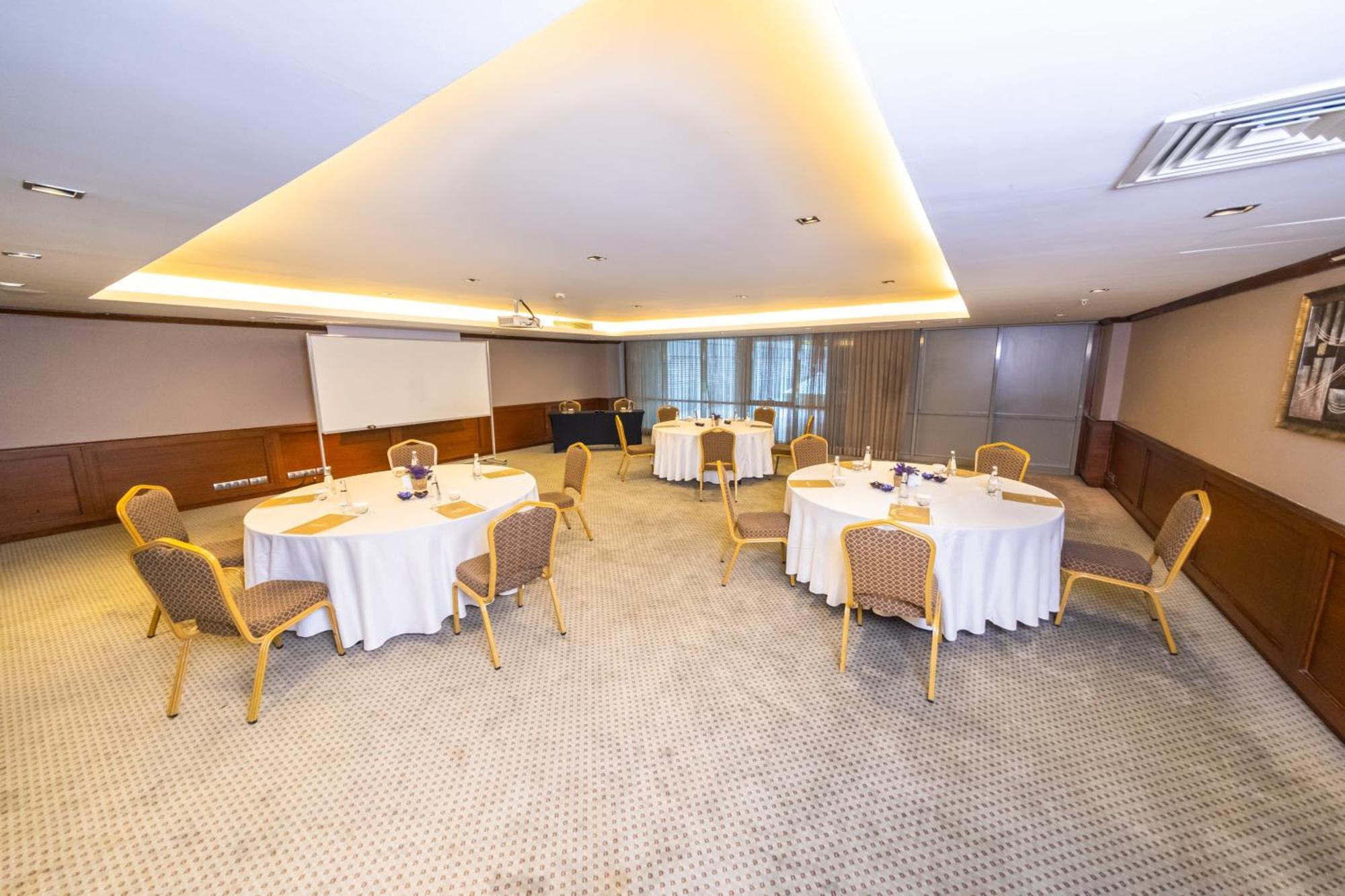 Miracle Istanbul Asia Airport Hotel & Spa Экстерьер фото Meeting room