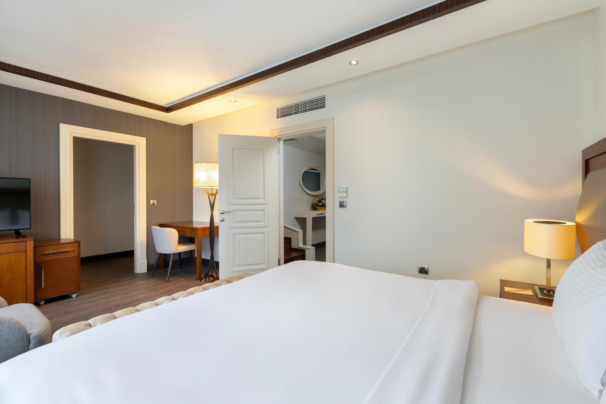 Miracle Istanbul Asia Airport Hotel & Spa Экстерьер фото A bedroom at the hotel