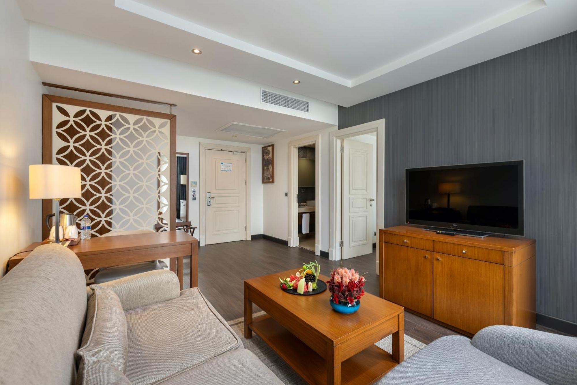 Miracle Istanbul Asia Airport Hotel & Spa Экстерьер фото A suite at the hotel