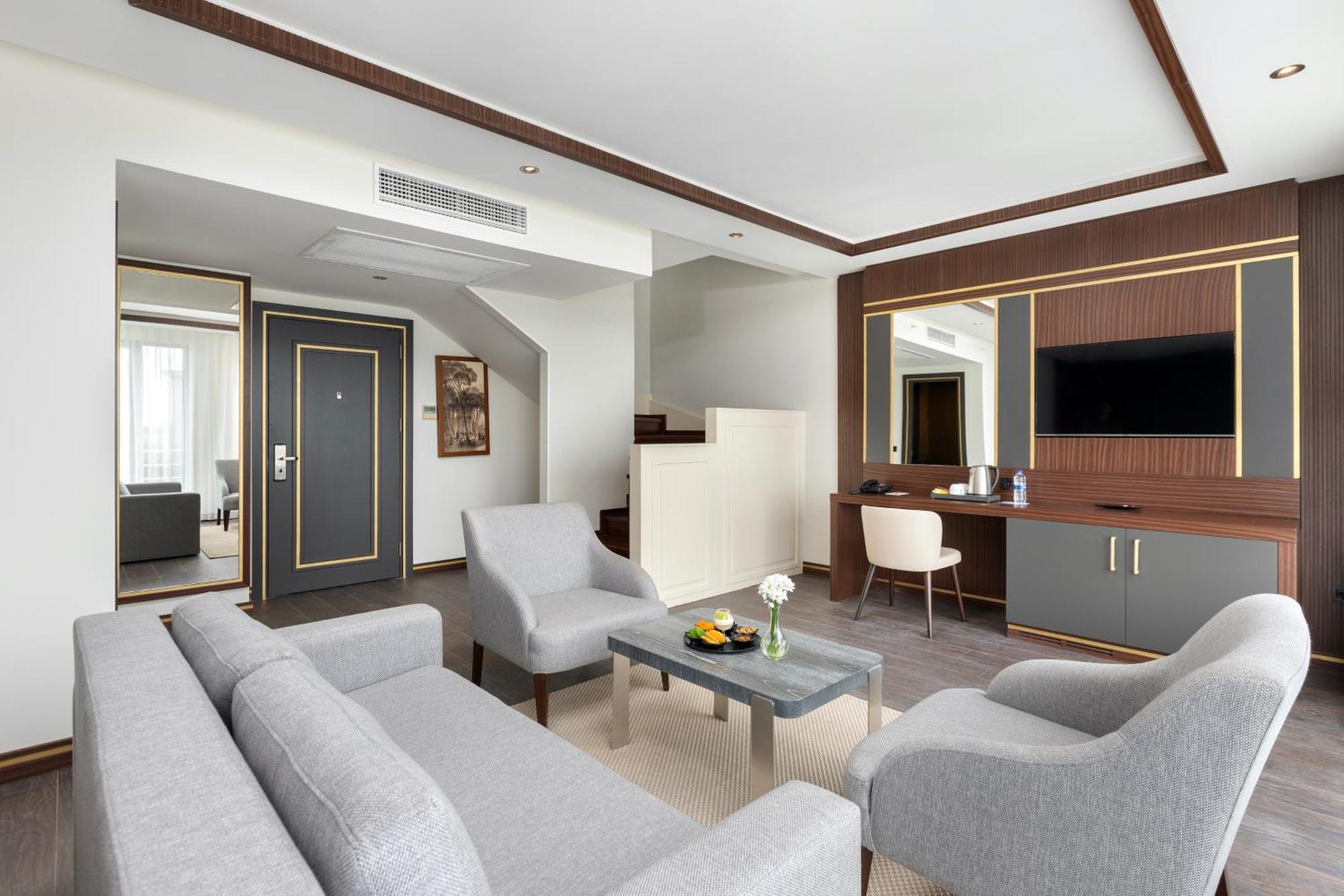 Miracle Istanbul Asia Airport Hotel & Spa Экстерьер фото