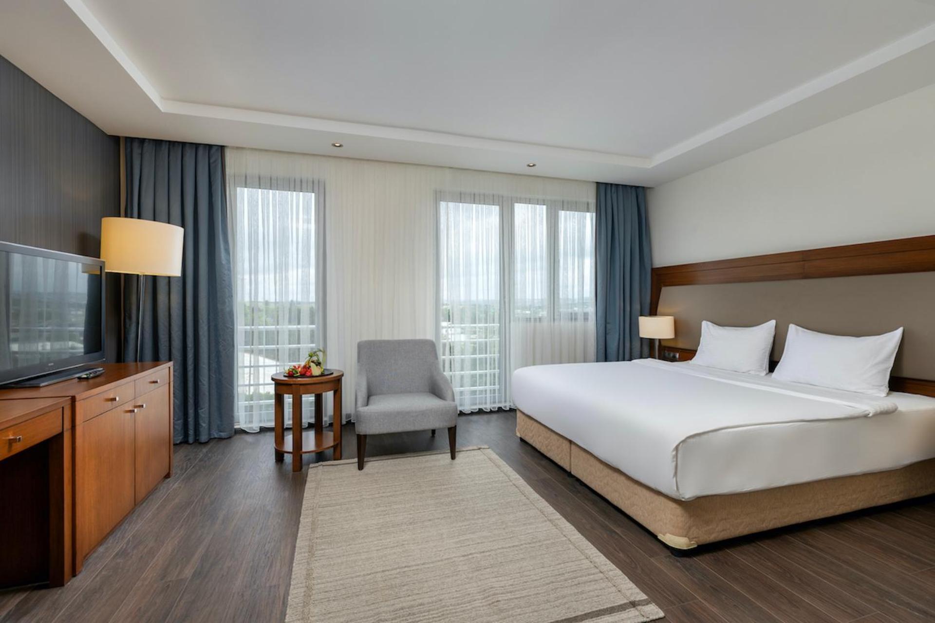 Miracle Istanbul Asia Airport Hotel & Spa Экстерьер фото A room at the hotel